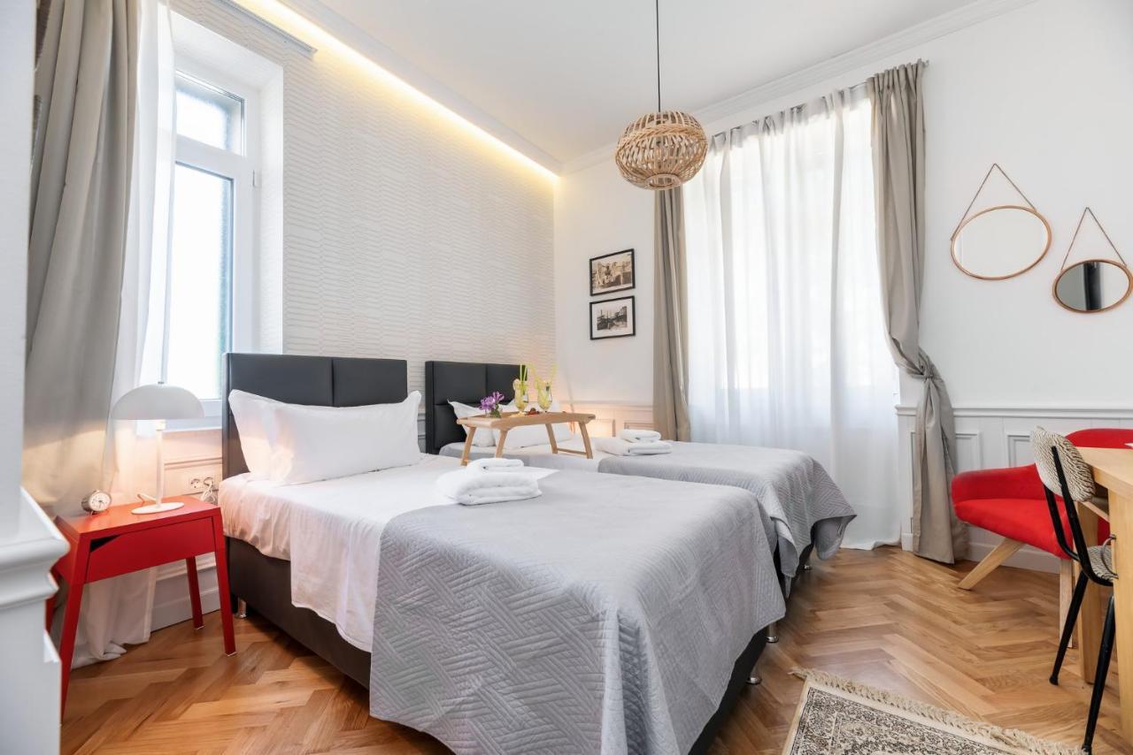 krevet i doručak Evala Luxury With Pool And Garden 4*
