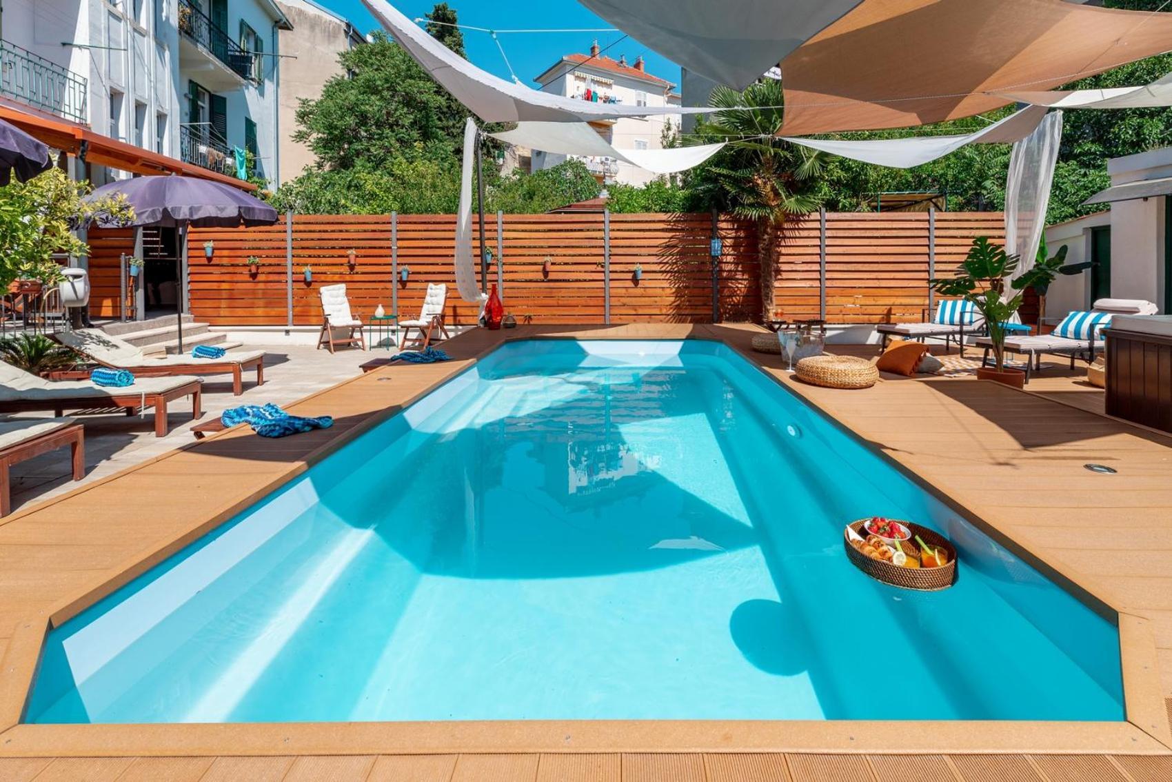 krevet i doručak Evala Luxury With Pool And Garden